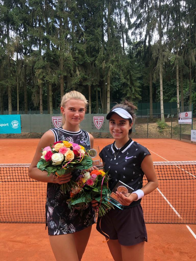 ITF J3 Mönchengladbach: Julia Avdeeva spielte sich im Einzel und im Doppel zusammen mit Selin Sepken bis ins Finale durch.