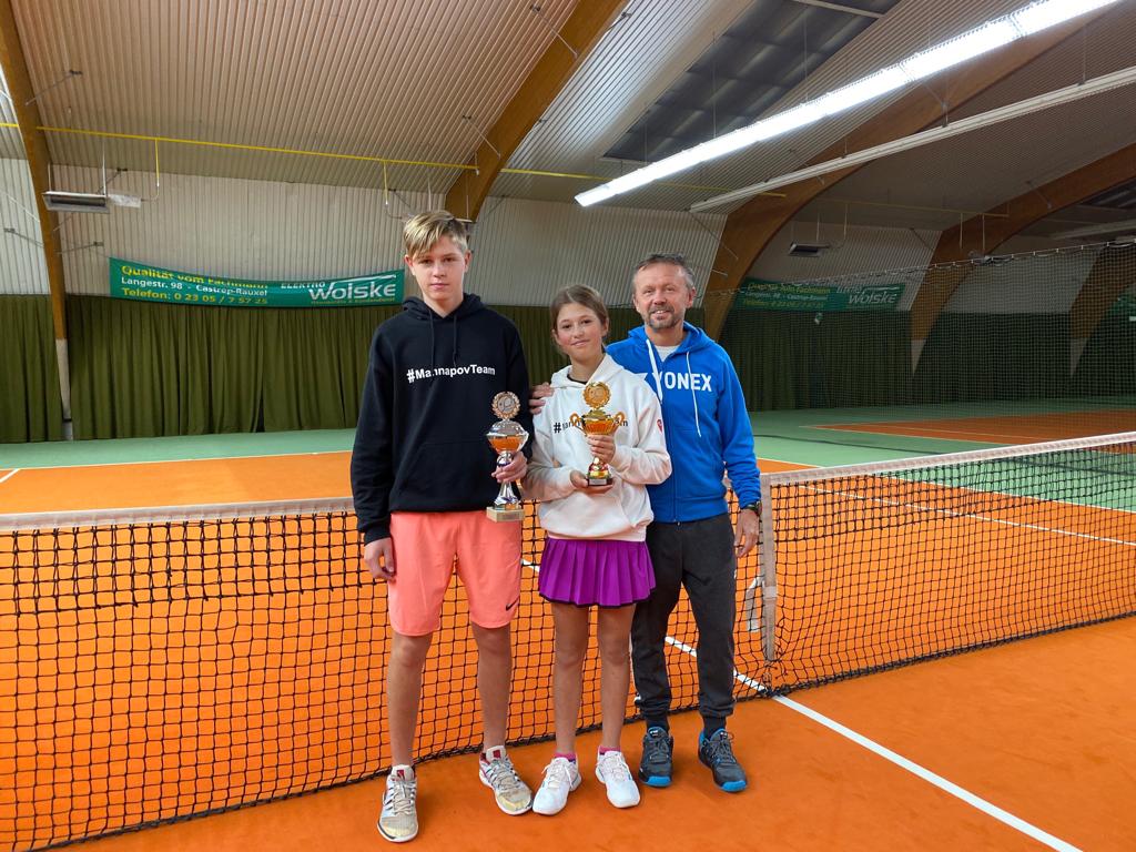 Hervorragende Nachrichten! Sofia Fedorova (U14) und Maksim Udalov (U16) sichern sich den Turniersieg in Waltrop. 